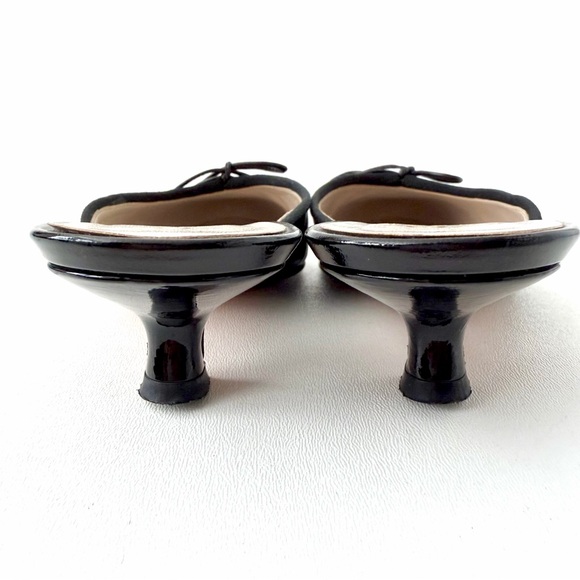 CHANEL || Vintage Black Leather Bow Mule Kitten Heels Patent CC Toe EU 37 - Picture 9 of 12